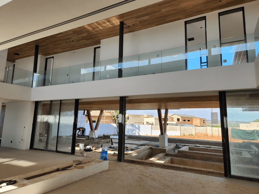 Indoor balustrade on balcony - alufox