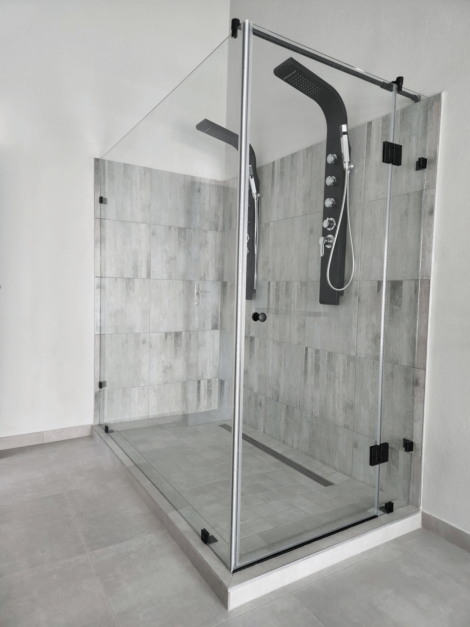 Double shower with complete glass enclosure - alufox
